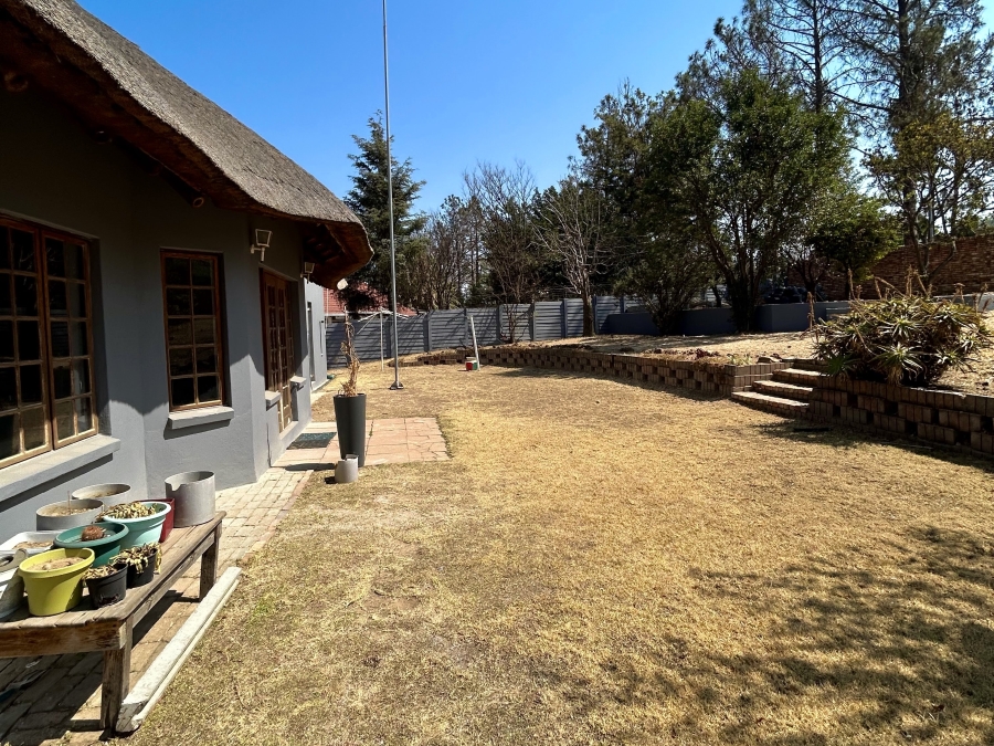 To Let 2 Bedroom Property for Rent in Vorna Valley Gauteng