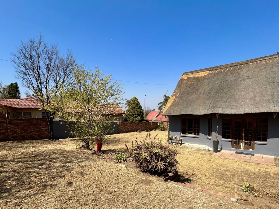 To Let 2 Bedroom Property for Rent in Vorna Valley Gauteng