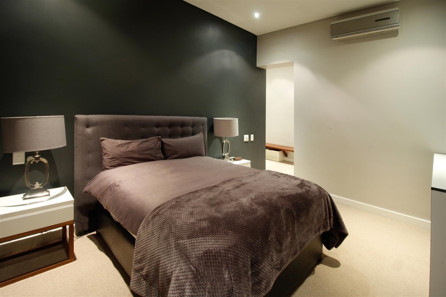 6 Bedroom Property for Sale in Benmore Gardens Gauteng