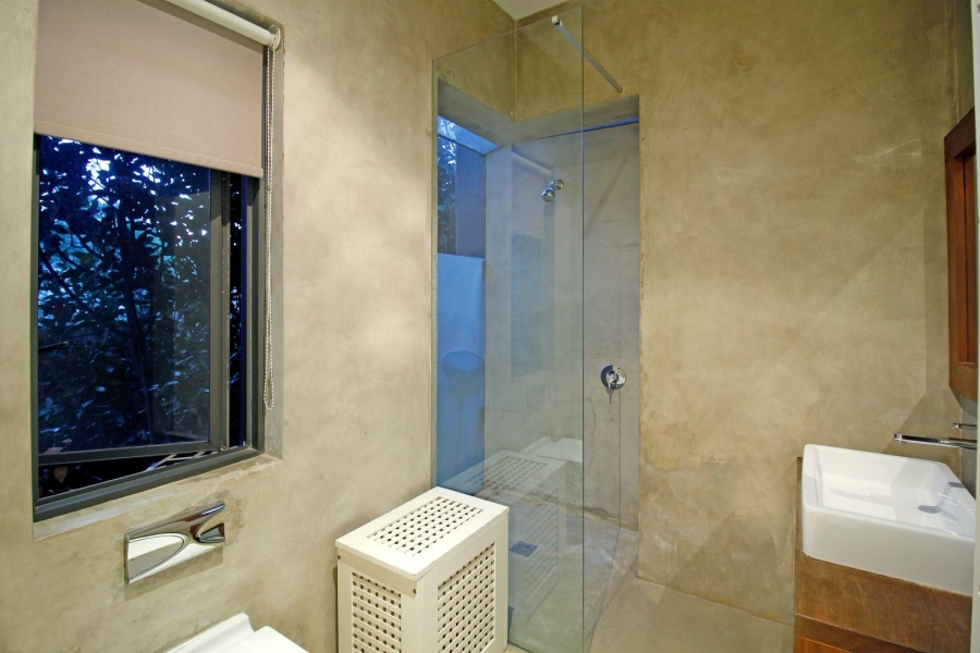 6 Bedroom Property for Sale in Benmore Gardens Gauteng