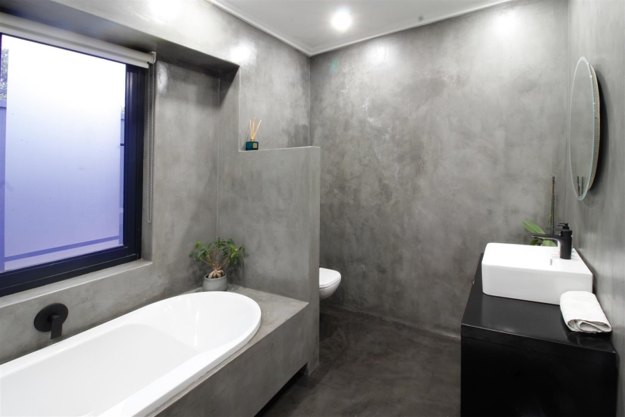 6 Bedroom Property for Sale in Benmore Gardens Gauteng