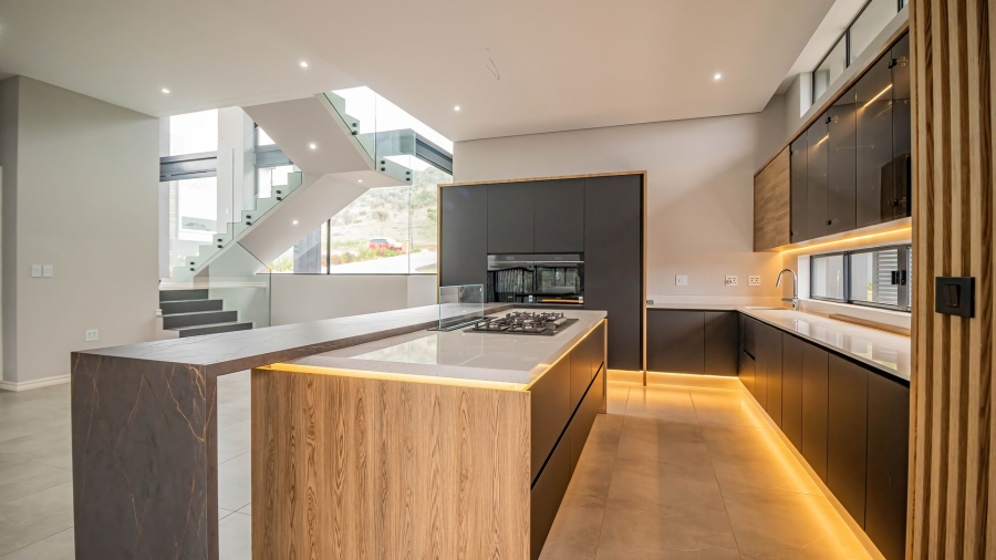 5 Bedroom Property for Sale in Eye of Africa Gauteng