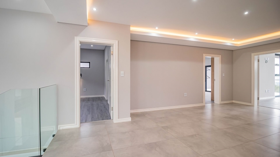 5 Bedroom Property for Sale in Eye of Africa Gauteng