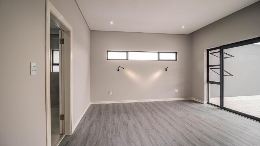 5 Bedroom Property for Sale in Eye of Africa Gauteng