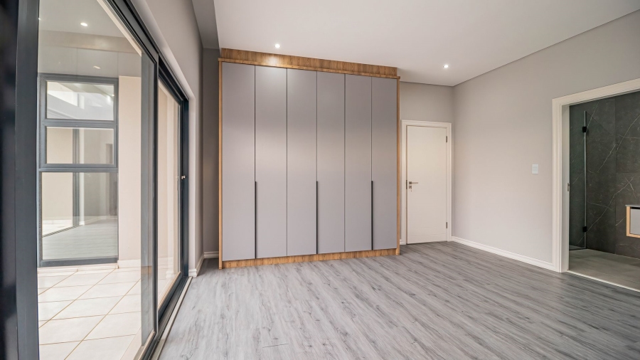 5 Bedroom Property for Sale in Eye of Africa Gauteng