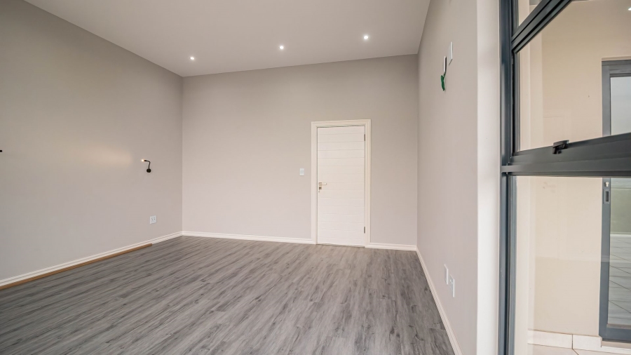 5 Bedroom Property for Sale in Eye of Africa Gauteng