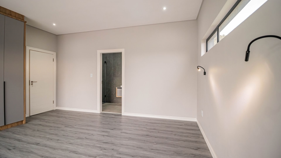 5 Bedroom Property for Sale in Eye of Africa Gauteng