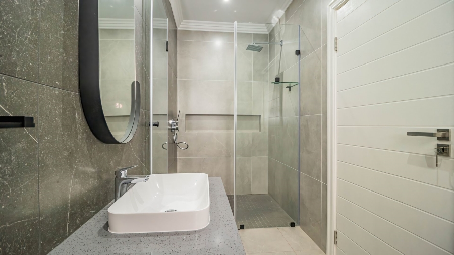 5 Bedroom Property for Sale in Eye of Africa Gauteng