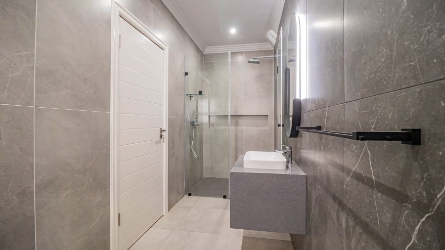 5 Bedroom Property for Sale in Eye of Africa Gauteng