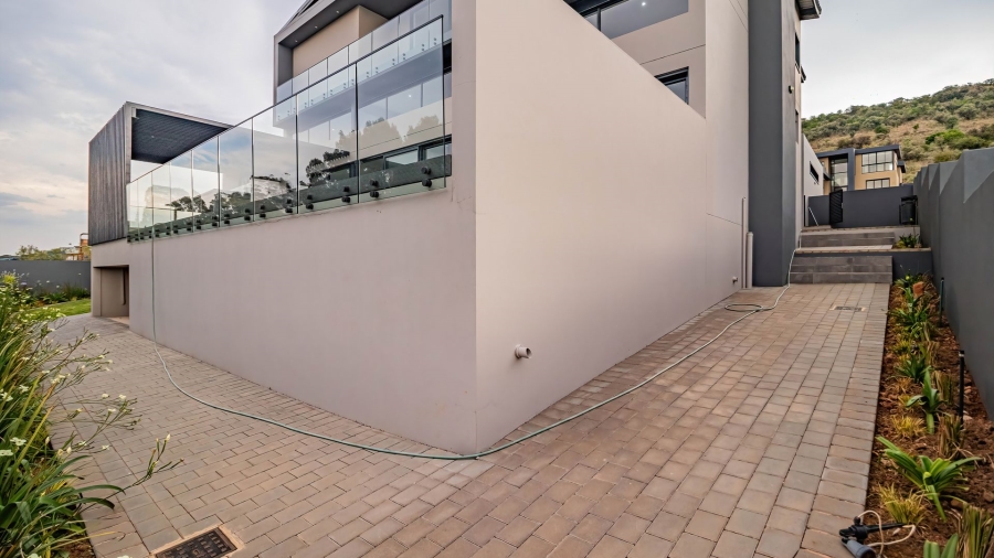 5 Bedroom Property for Sale in Eye of Africa Gauteng