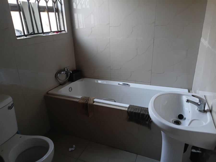 2 Bedroom Property for Sale in Tshepisong Gauteng