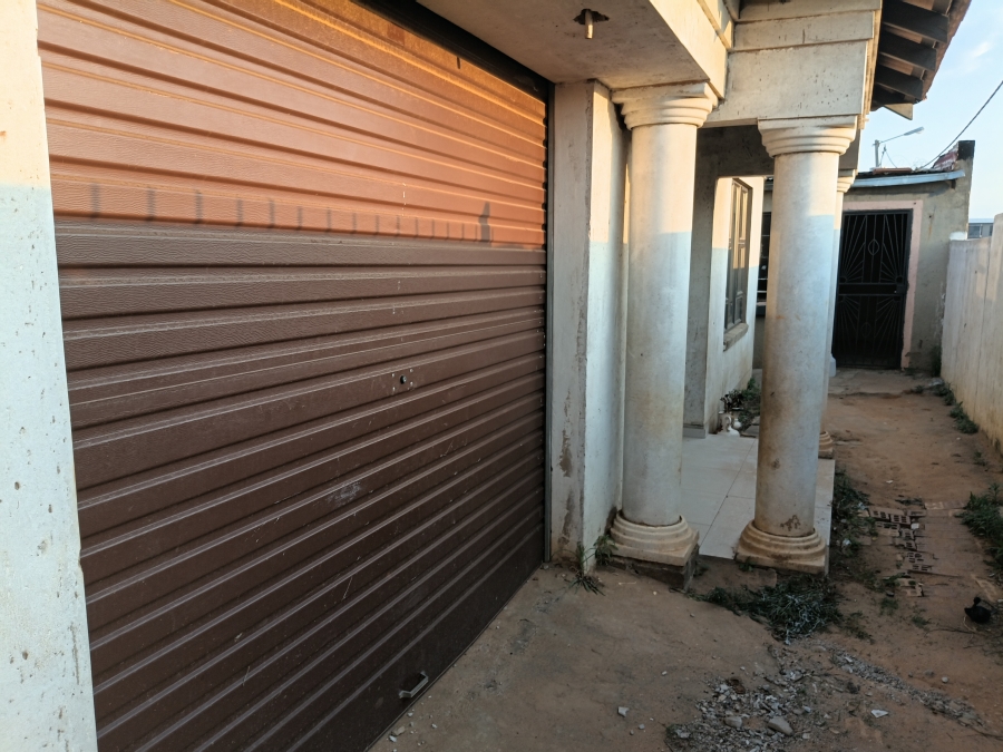 2 Bedroom Property for Sale in Tshepisong Gauteng