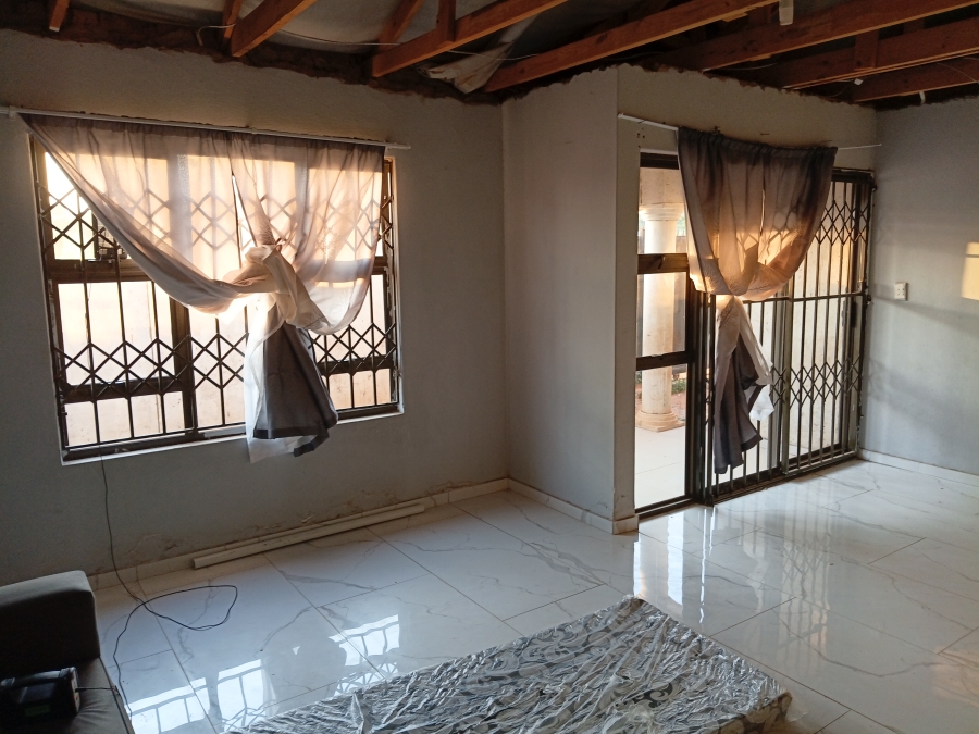 2 Bedroom Property for Sale in Tshepisong Gauteng