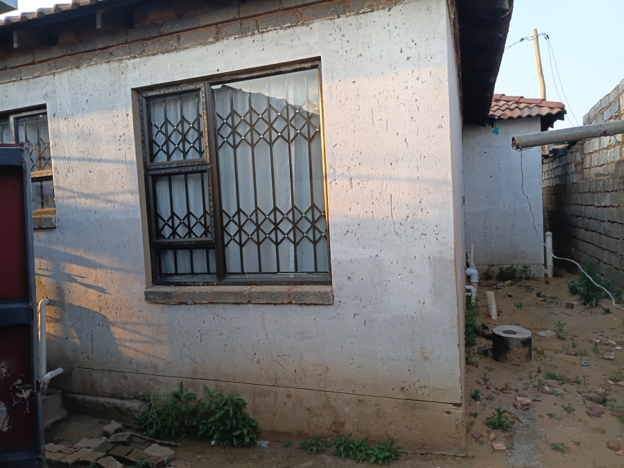 2 Bedroom Property for Sale in Tshepisong Gauteng