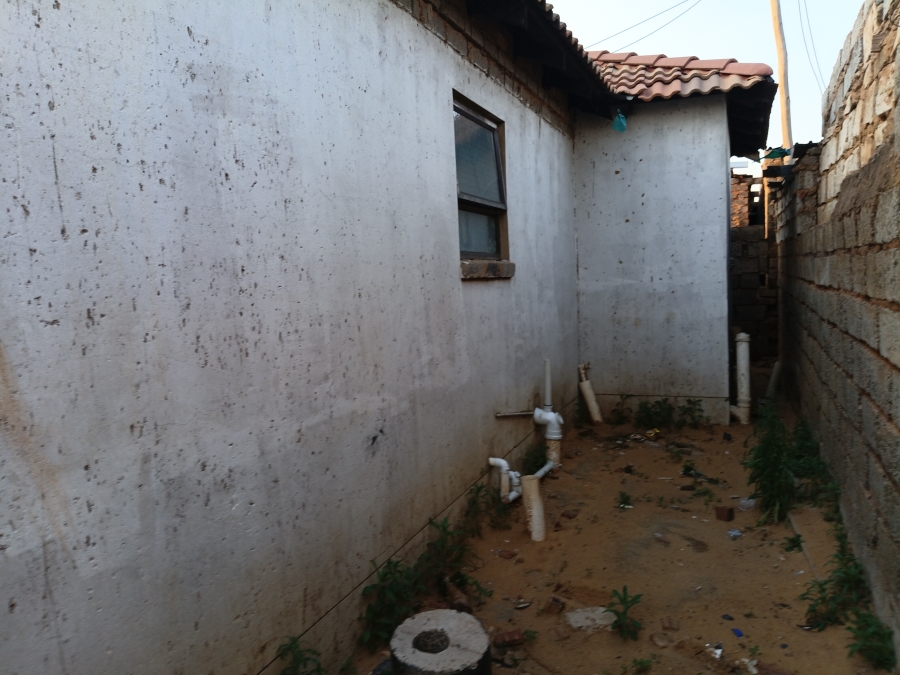 2 Bedroom Property for Sale in Tshepisong Gauteng
