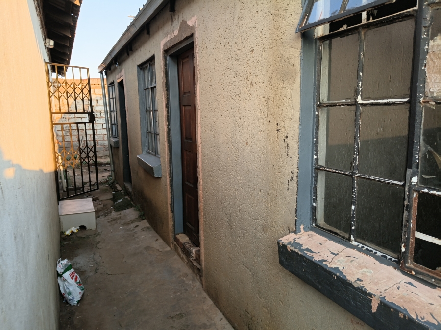 2 Bedroom Property for Sale in Tshepisong Gauteng
