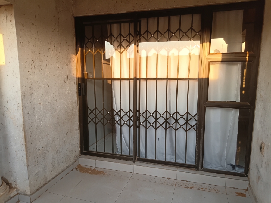 2 Bedroom Property for Sale in Tshepisong Gauteng