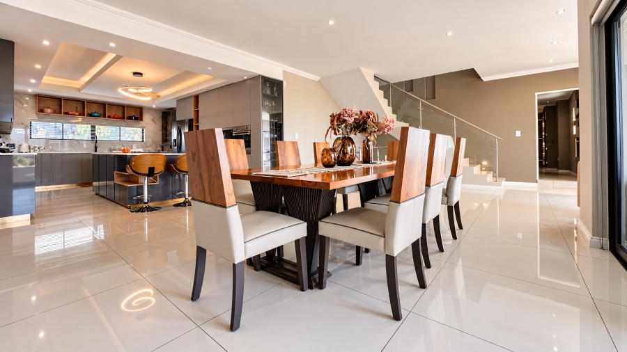 6 Bedroom Property for Sale in Copperleaf Estate Gauteng
