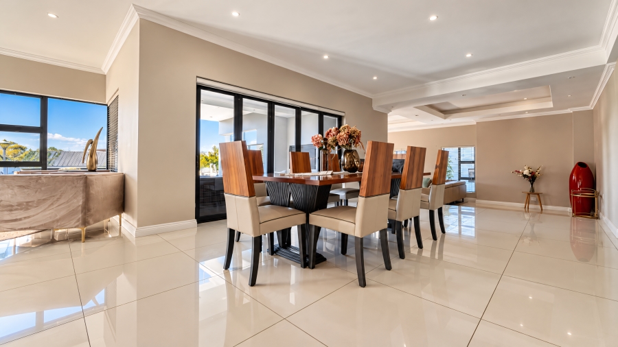 6 Bedroom Property for Sale in Copperleaf Estate Gauteng
