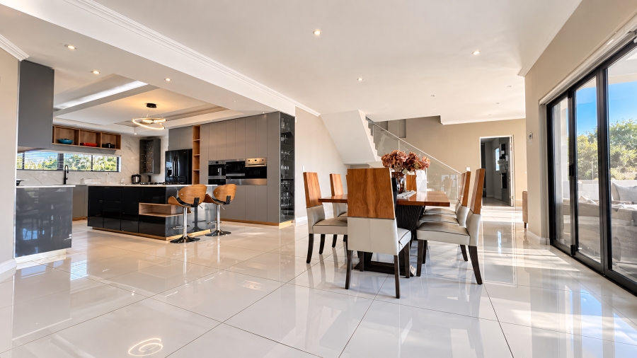 6 Bedroom Property for Sale in Copperleaf Estate Gauteng