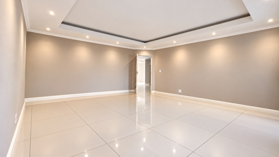 6 Bedroom Property for Sale in Copperleaf Estate Gauteng
