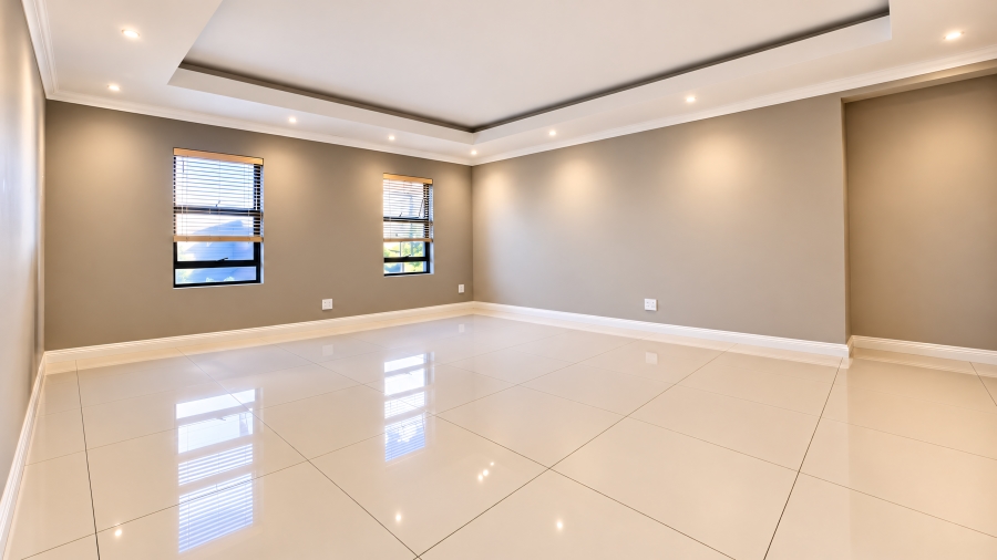 6 Bedroom Property for Sale in Copperleaf Estate Gauteng