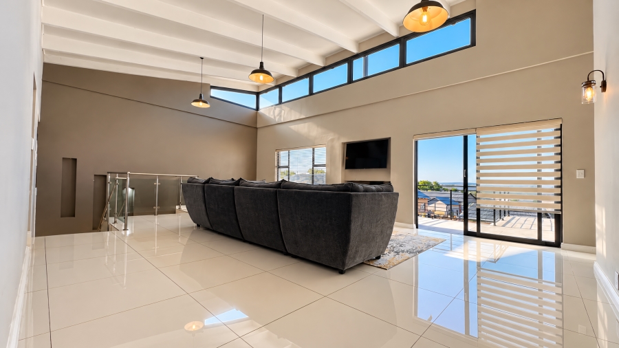 6 Bedroom Property for Sale in Copperleaf Estate Gauteng
