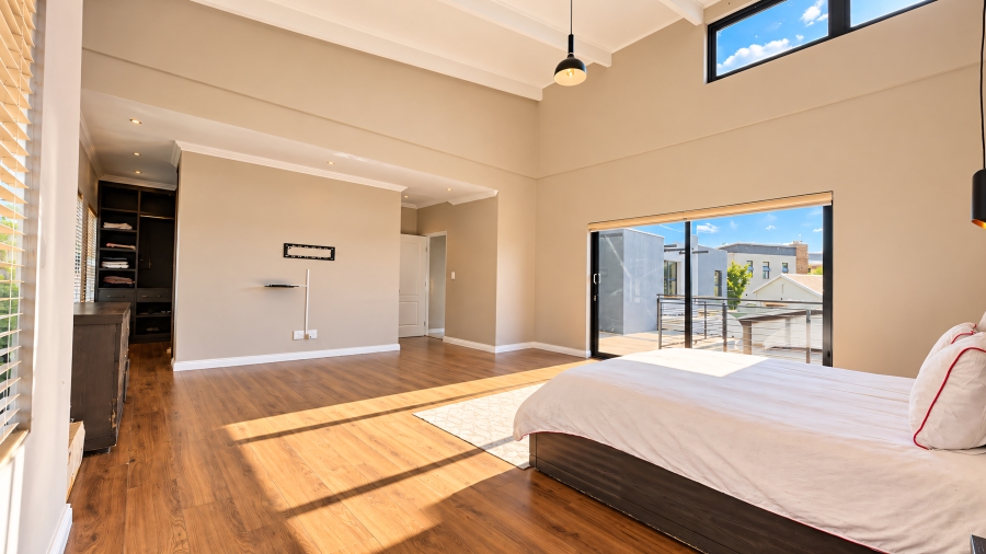 6 Bedroom Property for Sale in Copperleaf Estate Gauteng