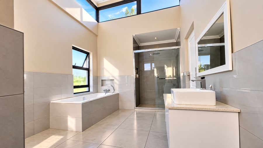 6 Bedroom Property for Sale in Copperleaf Estate Gauteng
