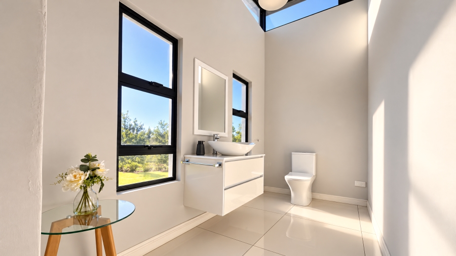 6 Bedroom Property for Sale in Copperleaf Estate Gauteng