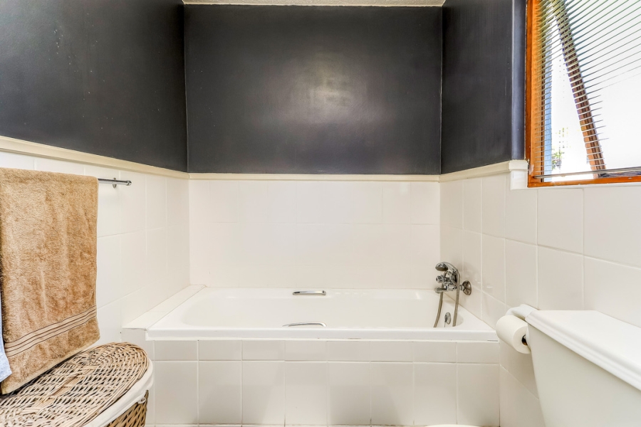 2 Bedroom Property for Sale in Robindale Gauteng