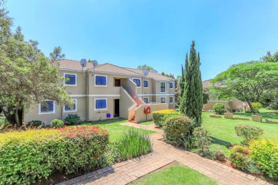 2 Bedroom Property for Sale in Robindale Gauteng