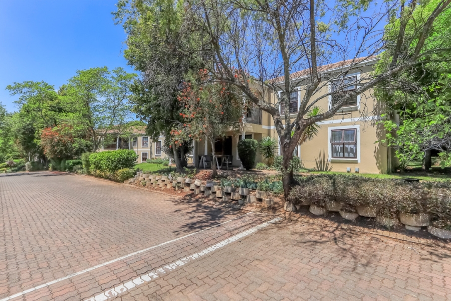 2 Bedroom Property for Sale in Robindale Gauteng
