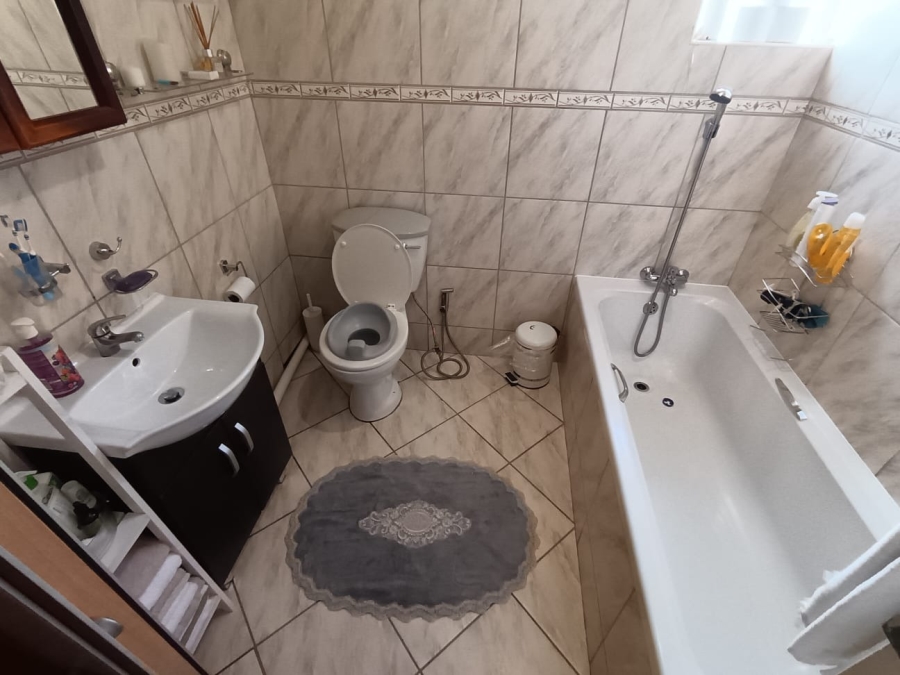 3 Bedroom Property for Sale in Brackenhurst Gauteng