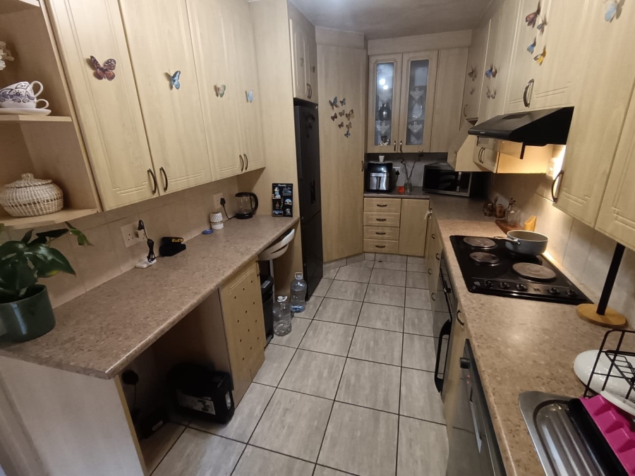 3 Bedroom Property for Sale in Brackenhurst Gauteng