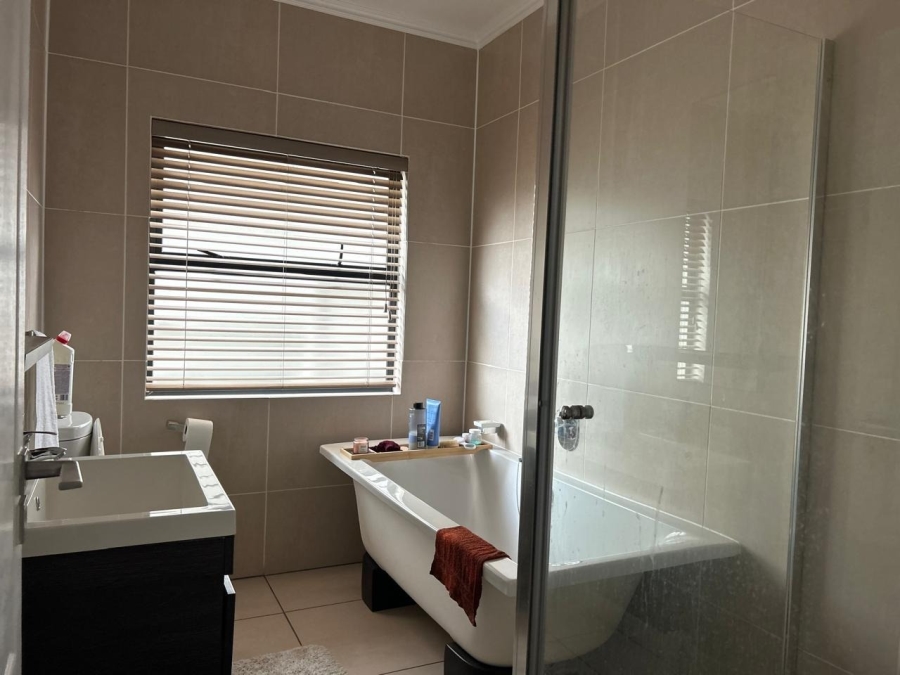 2 Bedroom Property for Sale in Fourways Gauteng