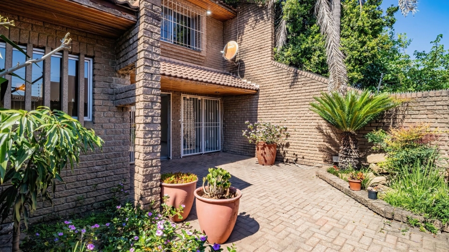 3 Bedroom Property for Sale in Glen Atholl Gauteng
