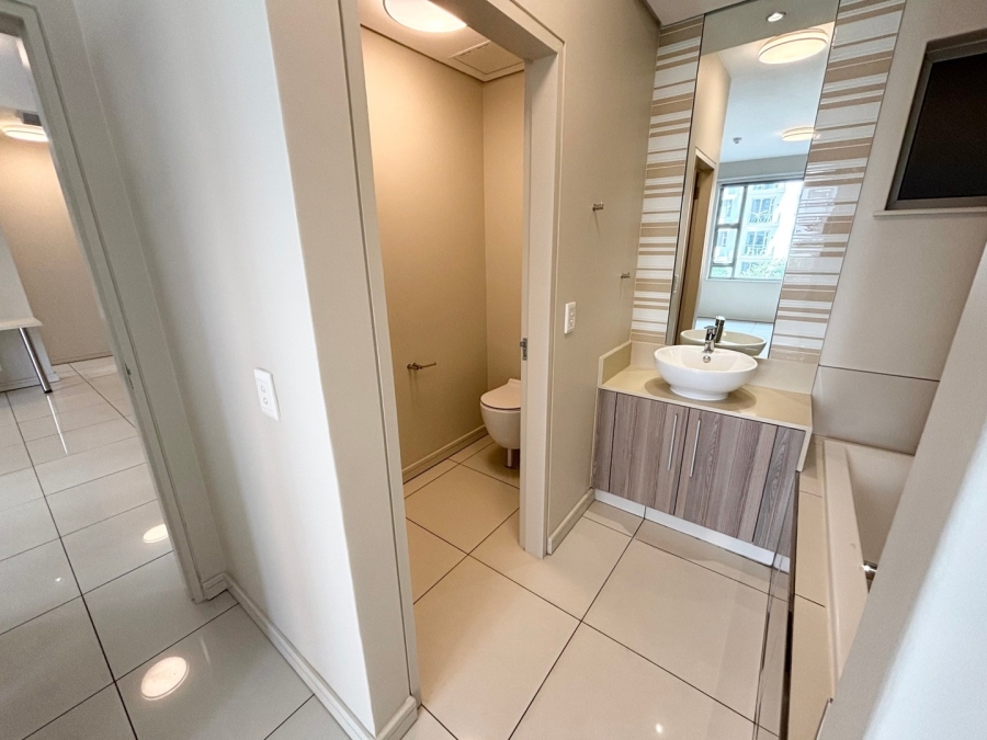 To Let 2 Bedroom Property for Rent in Rosebank Gauteng