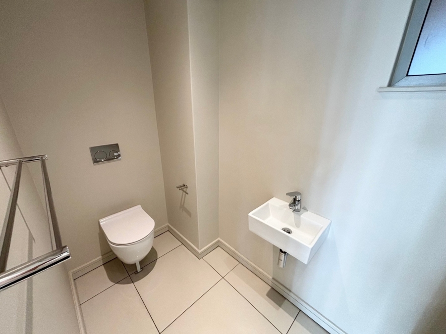 To Let 2 Bedroom Property for Rent in Rosebank Gauteng