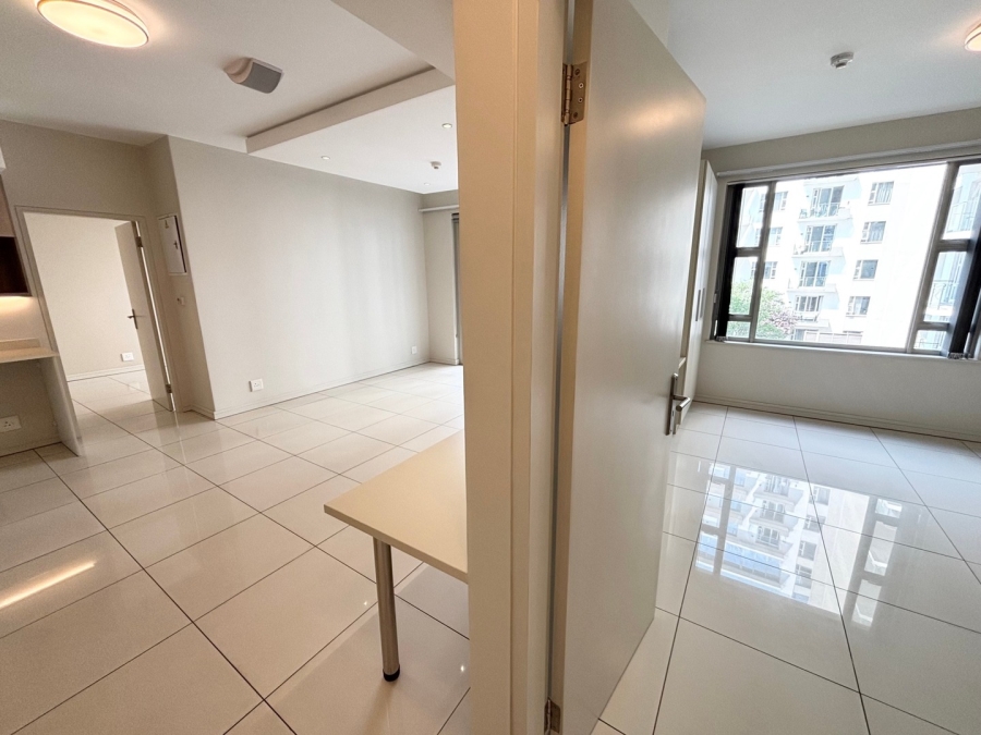 To Let 2 Bedroom Property for Rent in Rosebank Gauteng
