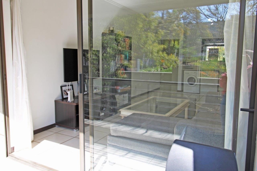 To Let 1 Bedroom Property for Rent in Bryanston Gauteng