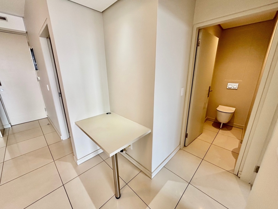 To Let 2 Bedroom Property for Rent in Rosebank Gauteng