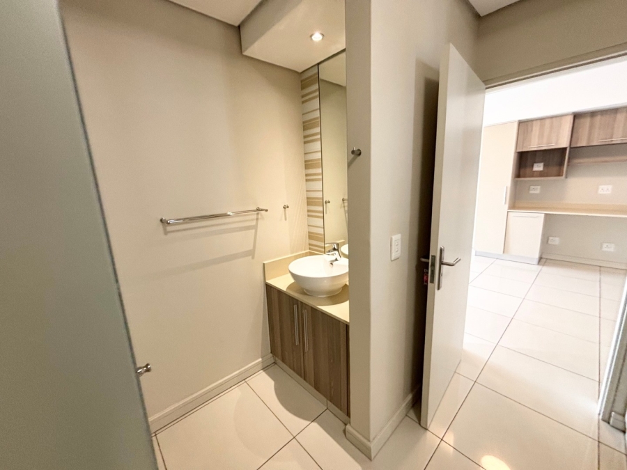 To Let 2 Bedroom Property for Rent in Rosebank Gauteng