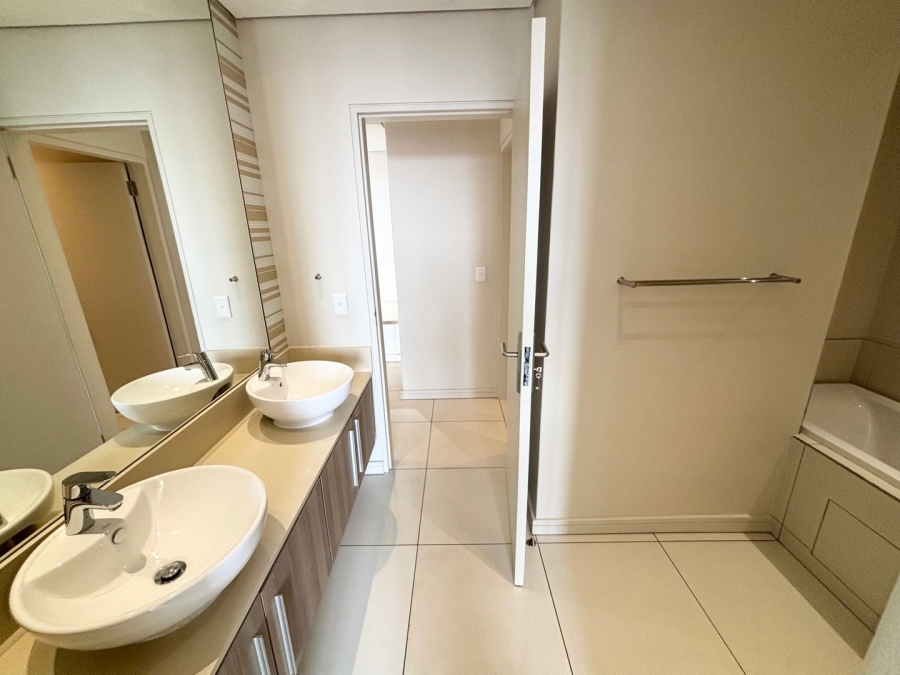 To Let 2 Bedroom Property for Rent in Rosebank Gauteng