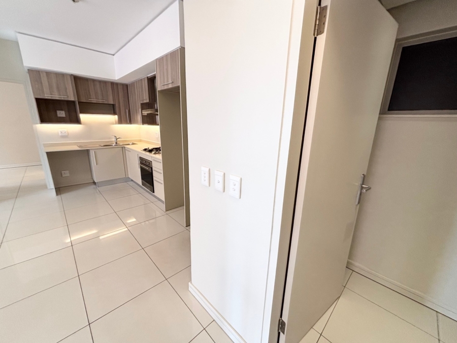 To Let 2 Bedroom Property for Rent in Rosebank Gauteng