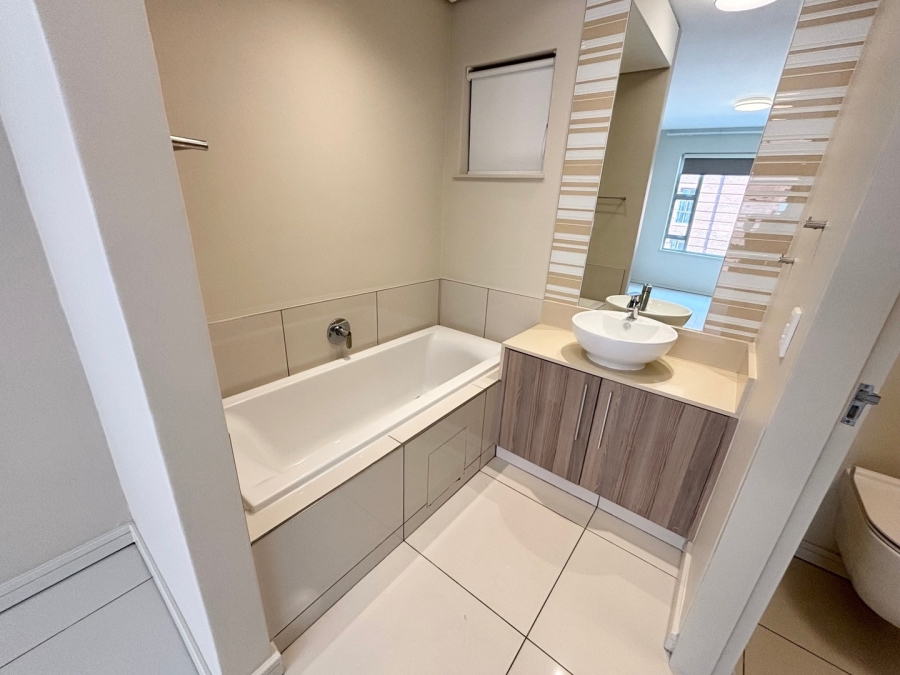 To Let 2 Bedroom Property for Rent in Rosebank Gauteng