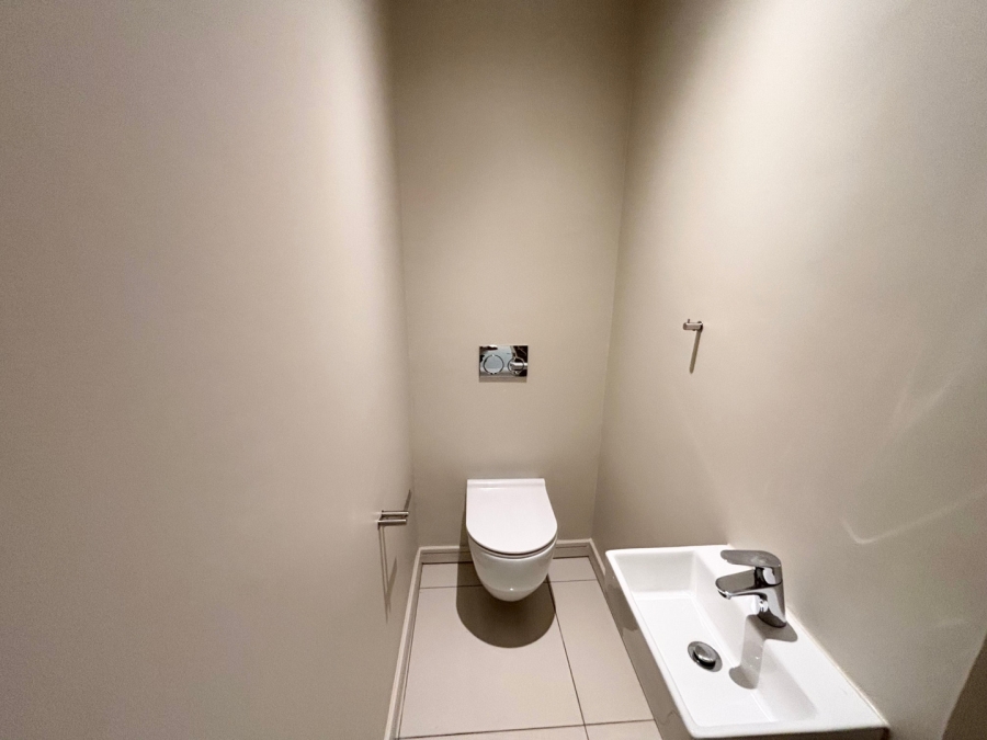 2 Bedroom Property for Sale in Rosebank Gauteng