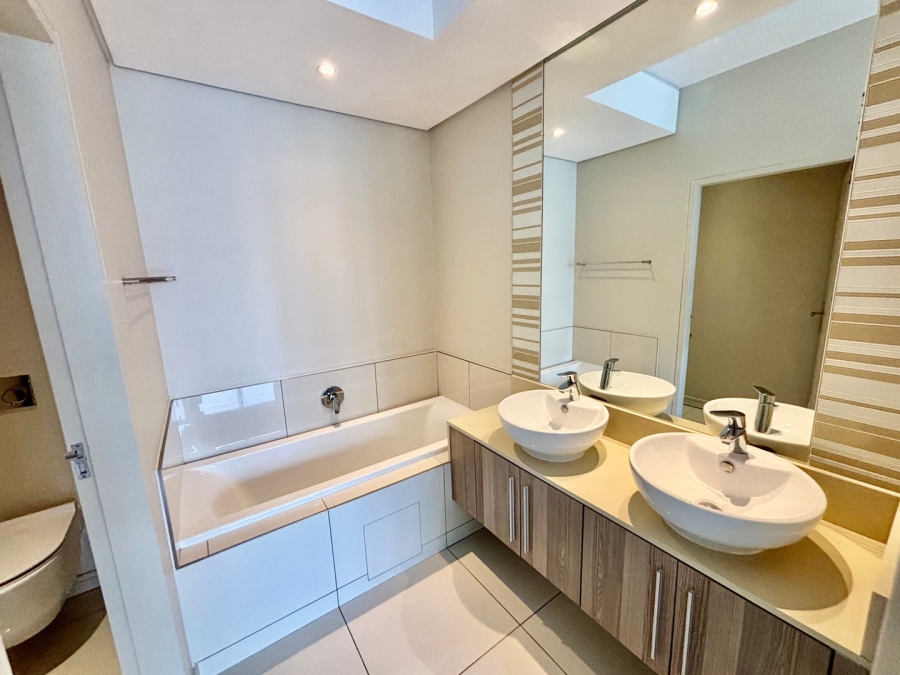 2 Bedroom Property for Sale in Rosebank Gauteng