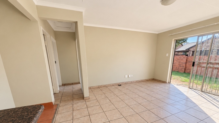 To Let 2 Bedroom Property for Rent in Noordwyk Gauteng