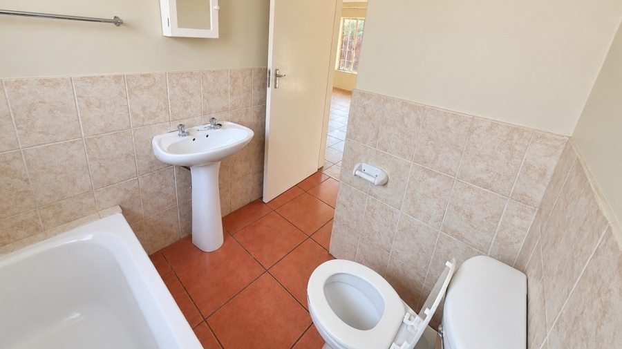 To Let 2 Bedroom Property for Rent in Noordwyk Gauteng